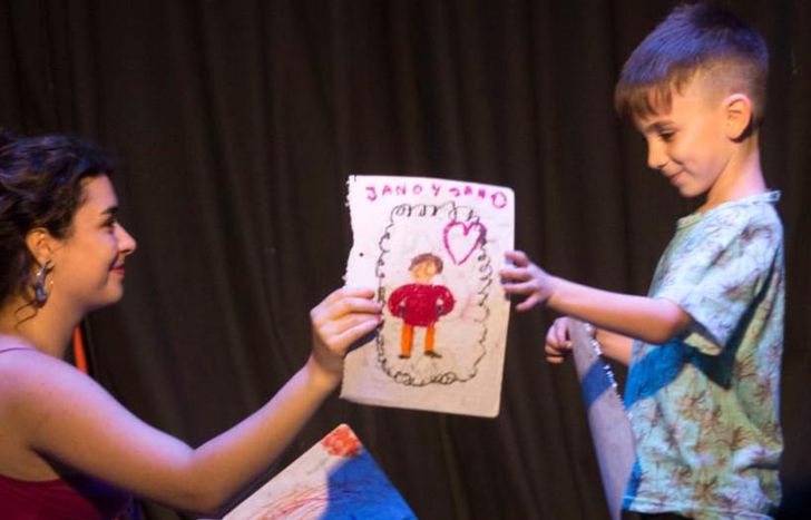 Camila, la docente del taller.