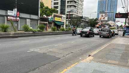 El paro general en Lomas de Zamora: autos, negocios cerrados y poca gente. El paro general en Lomas de Zamora: autos, negocios cerrados y poca gente.