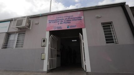 El centro de salud está ubicado en la calle Doyhenard 1240. El centro de salud está ubicado en la calle Doyhenard 1240.