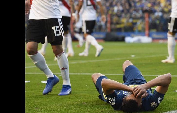 El lateral del Xeneize sufrió una distensión muscular en su aductor derecho.