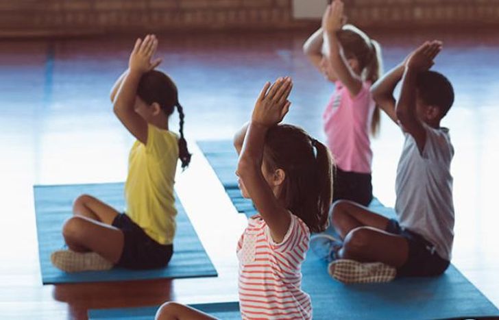 Complementar la educación con técnicas de respiración.