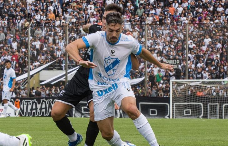 Hauche cubre la pelota. Perdió Temperley.