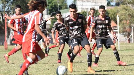 En Albertina, los juveniles de Los Andes sumaron dos victorias. En Albertina, los juveniles de Los Andes sumaron dos victorias.