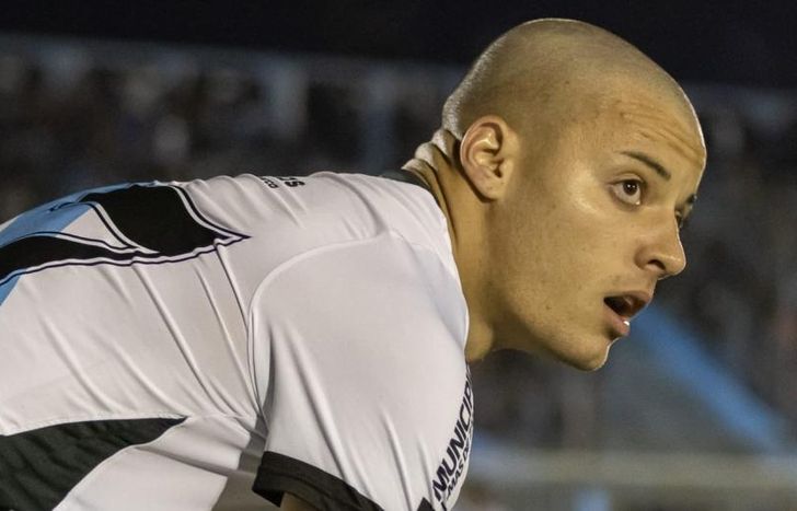 Gianluca Ruggi debutó en la Primera de Temperley.