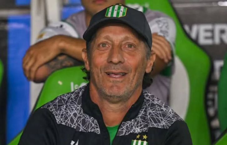 Pedro Troglio y su opinión sobre el pasillo a los campeones.