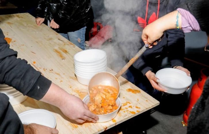Se organizan juntadas para cocinar y preparar las viandas.