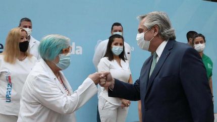 El bono alcanzará a 740 mil trabajadores de la salud.
