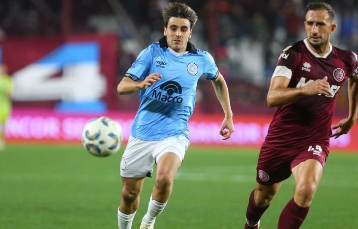 Izquierdoz cubre la entrada de González Metilli.