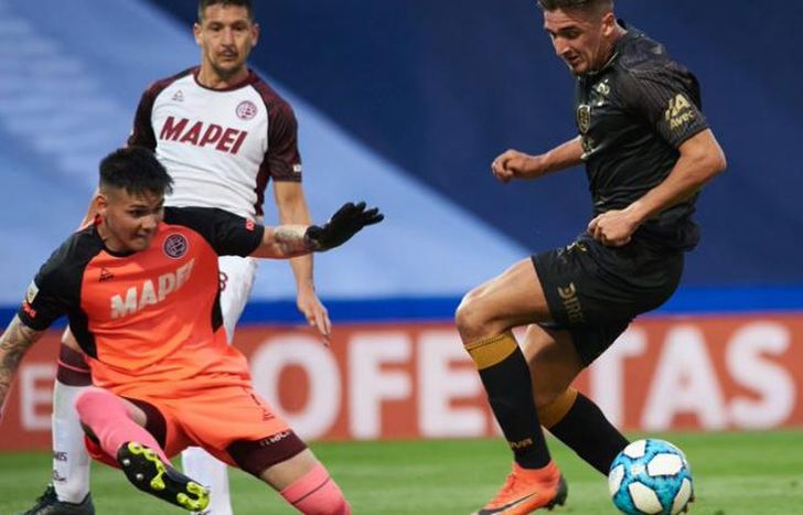 Lautaro Morales fue la figura de Lanús en Córdoba.