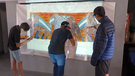 El mural terminado podrá ser visto el próximo viernes.