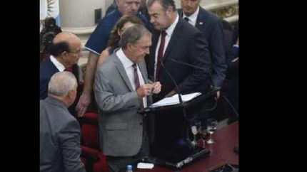 el gobernador de cordoba tuvo una lipotimia y se desmayo en un acto en la legislatura