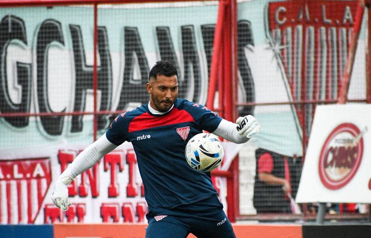 Sebastián López, arquero y capitán de Los Andes.