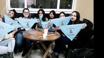 presentaron el panuelo celeste contra el aborto