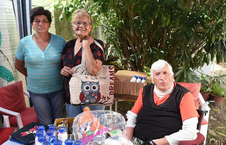 Las Mamitas no descansan. En breve inician las clases y ellas están dispuestas a ayudar.