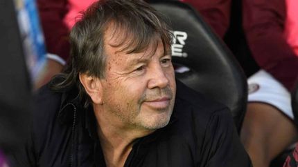 El Ruso mete mano en el equipo. El Ruso mete mano en el equipo.
