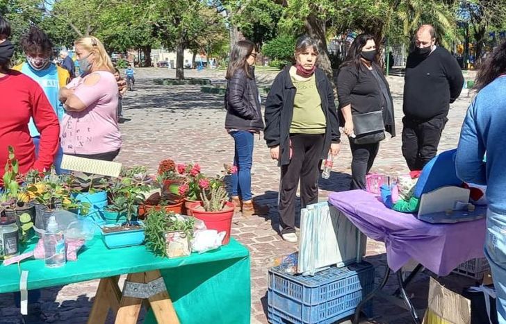 Habrá stands de construcciones, confección, servicios y huerta.