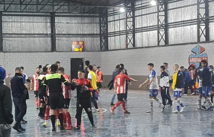 Country se sostiene en la parte alta de la tabla de la B.