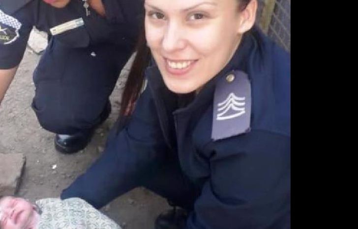 las mujeres de la fuerza actuaron de inmediato.