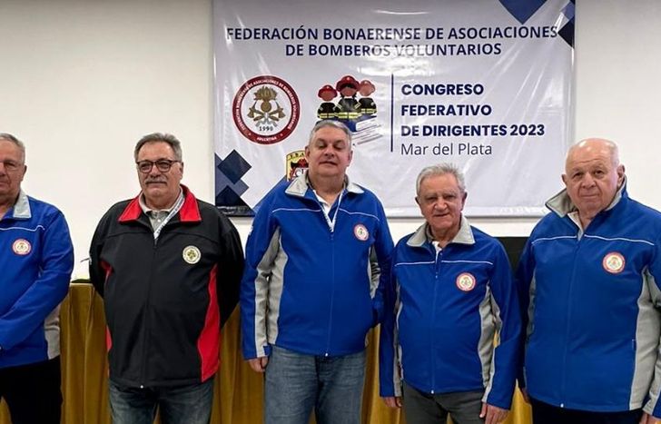 Los representantes de Lomas en el Congreso de Bomberos Voluntarios.