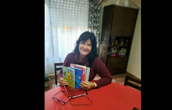 Su primer libro fue Poemario para los chicos del jardín.