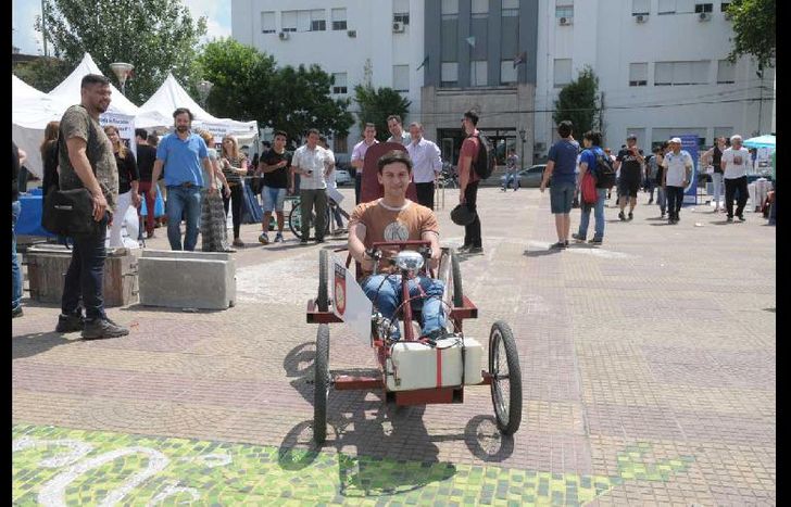 se presentaron proyectos basados en múltiples especialidades.