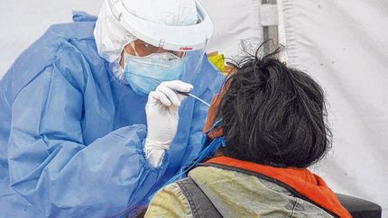 Un poco más de 143 mil tienen ahora el virus.