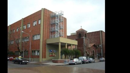 La menor, de 6 años, quien salió despedida del ómnibus en el accidente, sigue internada en terapia intensiva, al igual que otra niña de tres.