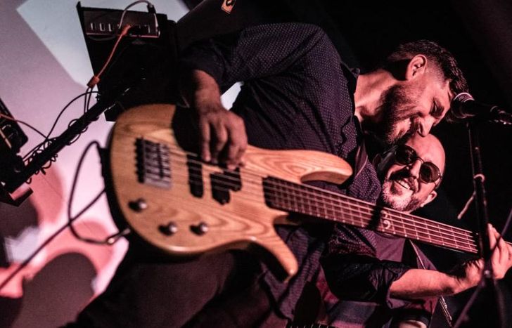 Utopista, en vivo en Lomas de Zamora.