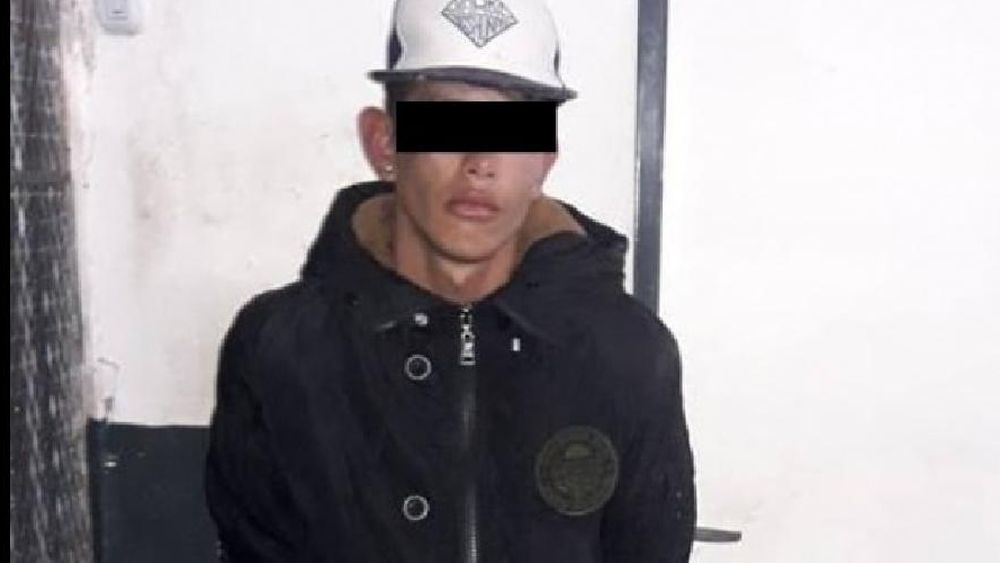 El joven que intentó asaltar a los chicos.