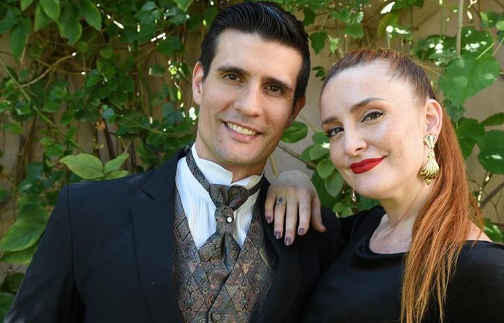 Los hermanos sean unidos. Un dicho que lo llevan a cabo en la pista de baile.