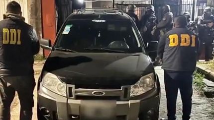 Camioneta incautada a los detenidos.