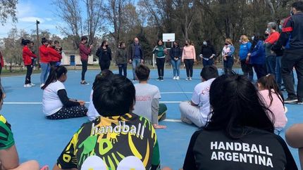 El handball busca hacerse su lugar en San José y Temperley.
