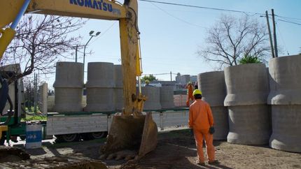 Instalarán conductos en varios tramos de calles y avenidas.