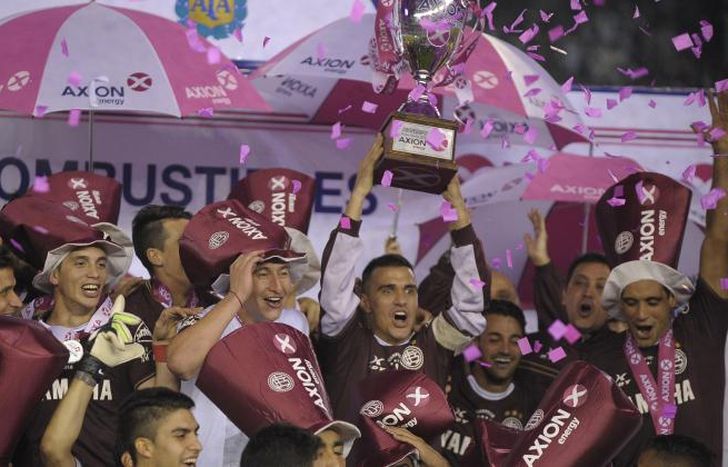 Una década de títulos para Lanús.