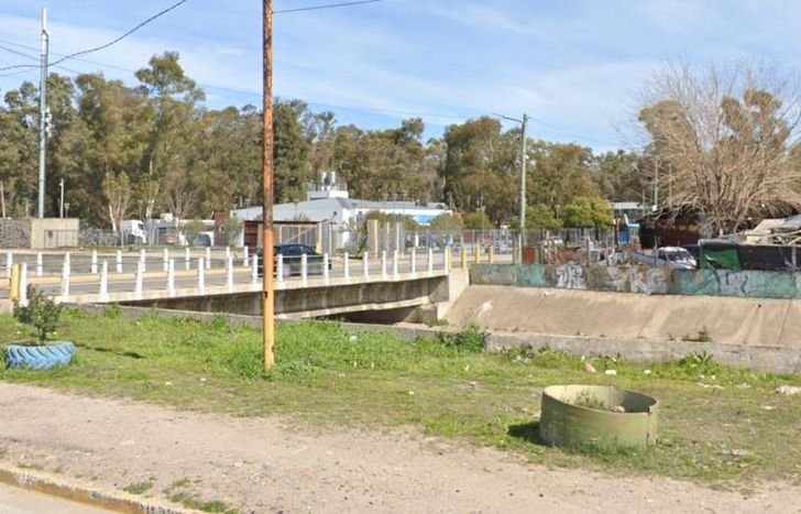 El lugar donde apareció ahorcado el hombre.