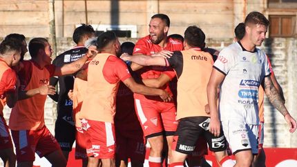 Así se festejó un histórico triunfo ante Deportivo Armenio. Así se festejó un histórico triunfo ante Deportivo Armenio.