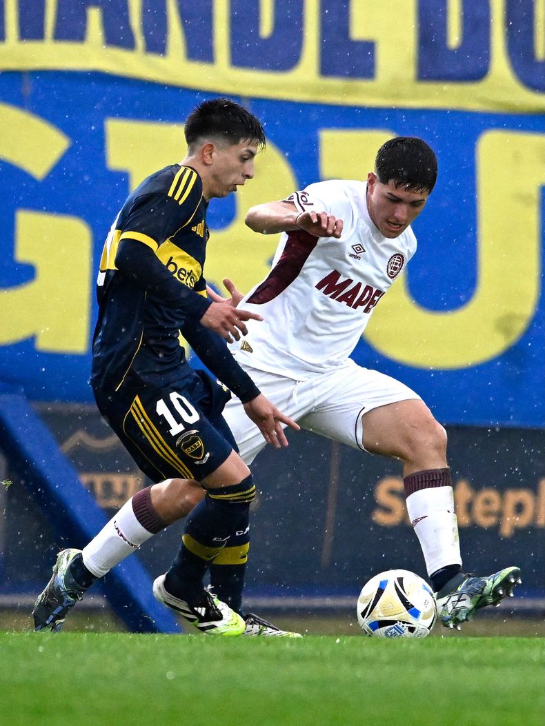 Lan&uacute;s venci&oacute; a Boca, en Ezeiza.