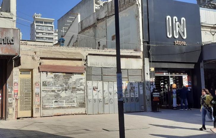 La sala estaba en la calle Laprida 324.