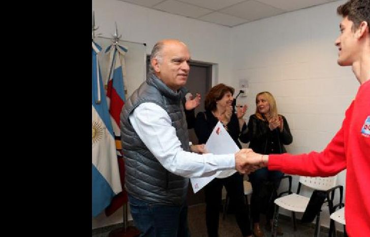 lanus-entrega-diplomas-icam-06-1