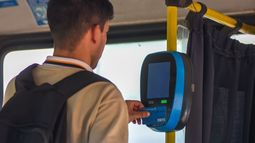En Lomas habilitaron lugares para hacer el trámite de forma presencial.