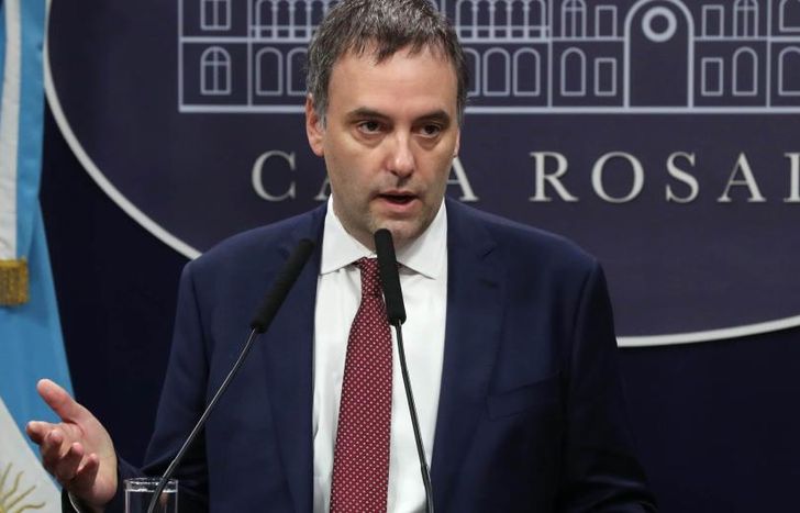 La Argentina de la avivada se terminó, dijo Adorni.