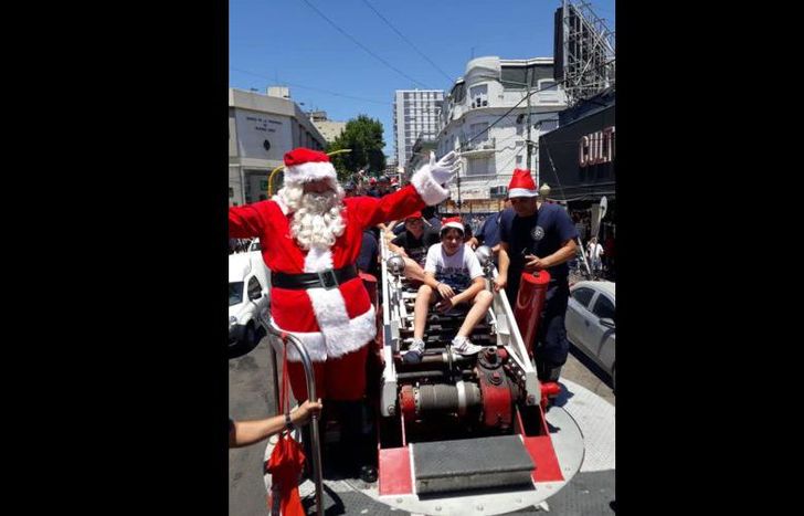el afecto y el cariño de los más pequeños es la mejor retribución para papá noel.
