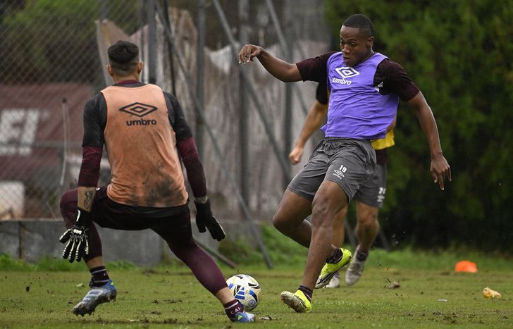 Yoshan Valois se perfila para ser el reemplazante de Walter Bou.