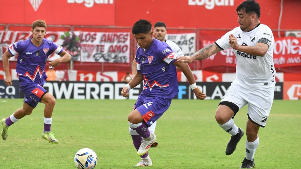 Aaron Sandoval encabeza un avance de Los Andes.