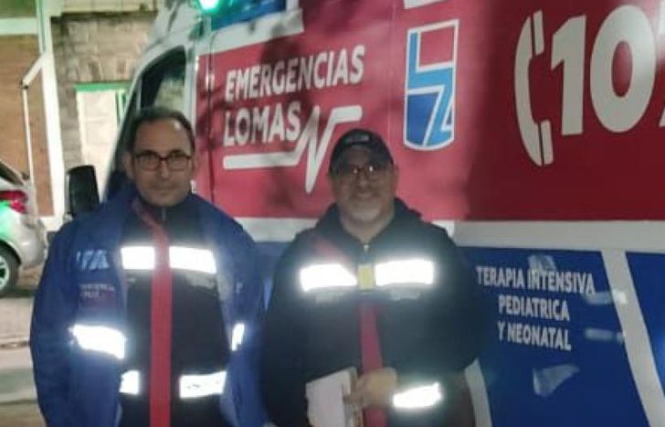 Ambulancias del 107 llegaron a las viviendas.